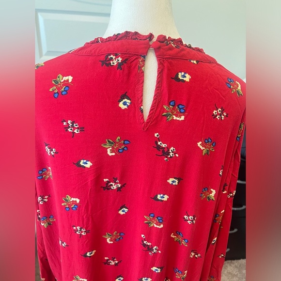 Suzanne Betro Red Floral Blouse - Picture 4 of 6